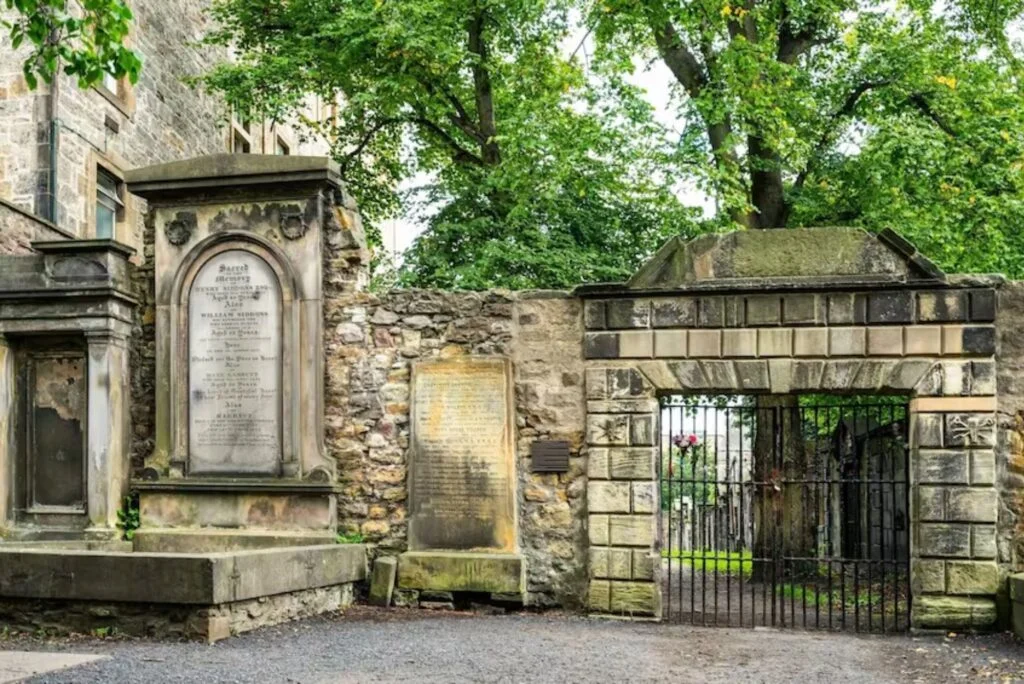 edinburgh underground vaults tour