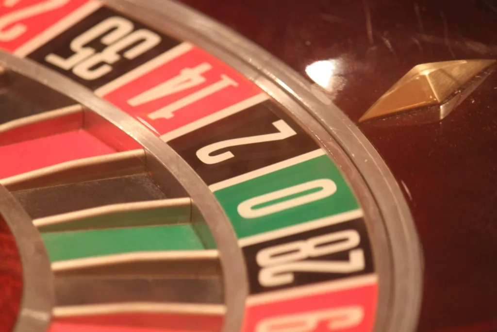 Which Online Casino Sites UK Support Live Poker Tables